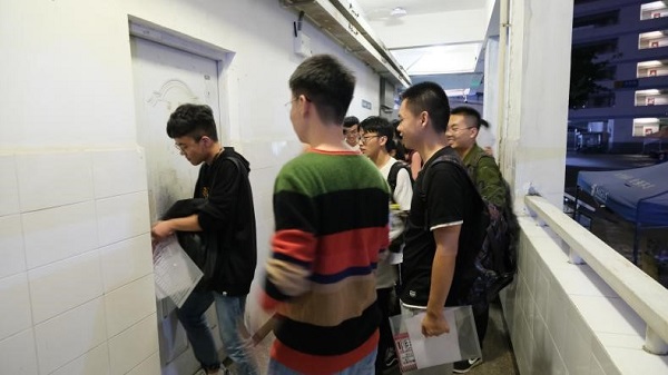 1567731838227030784.jpg 01.jpg